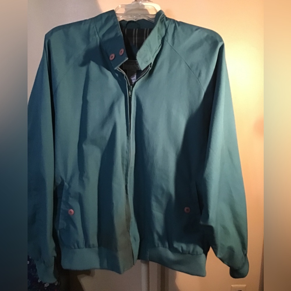 Men’s size large whitefish bay lightweight jacket. CC